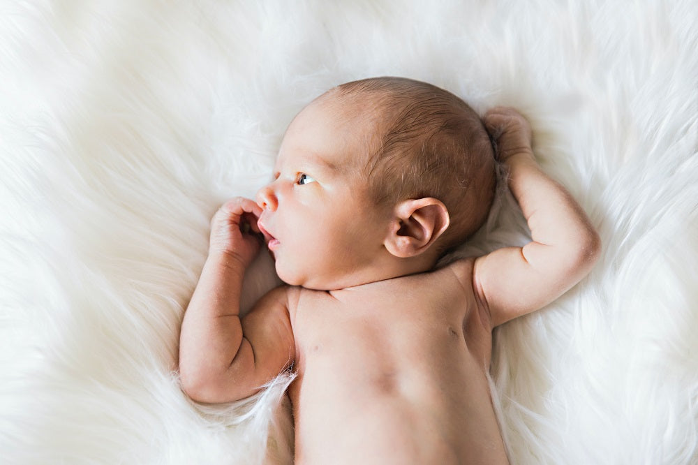 Seu bebê tem refluxo? Veja como ajudá-lo a dormir