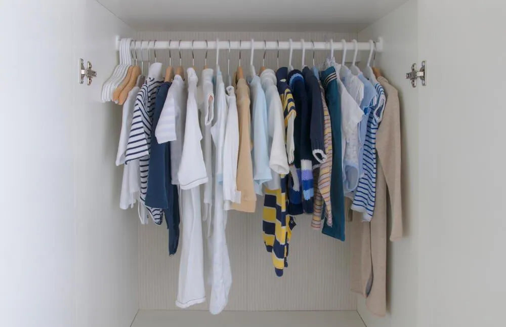 4 dicas de como organizar o guarda-roupa das crianças