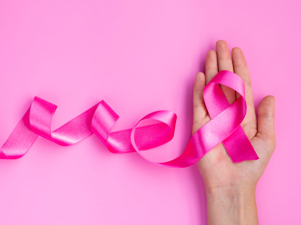 Outubro Rosa: câncer de mama masculino e tudo que você precisa saber