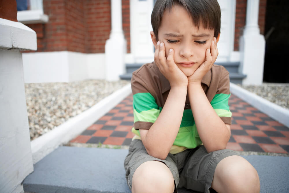 Meu filho não quer ir à escola. O que devo fazer?
