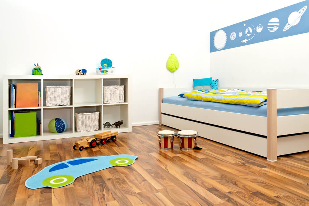 Como faço para organizar os brinquedos do meu filho?
