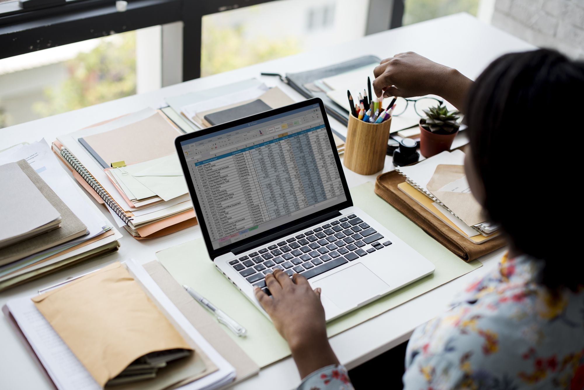 7 dicas de como organizar o material de escritório