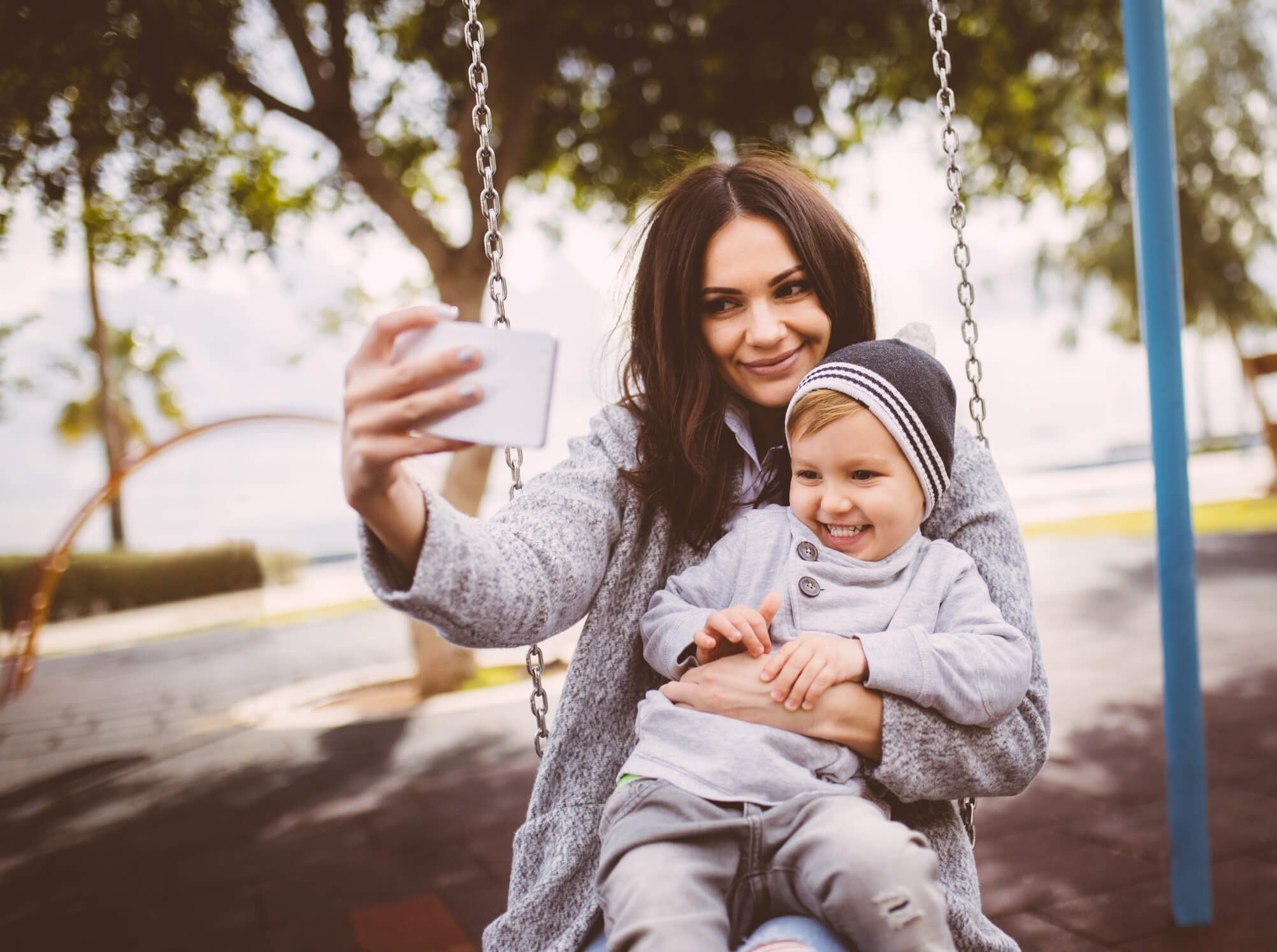 Você posta fotos do filho na internet? Conheça agora mesmo os perigos disso!