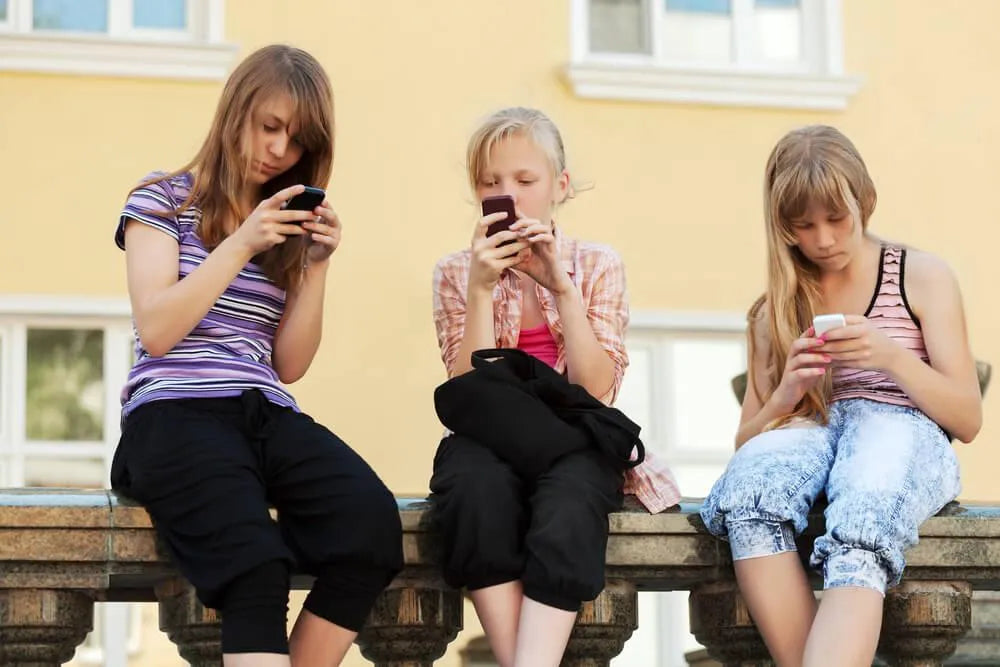 Celular para criança: presentar ou não? Descubra aqui!