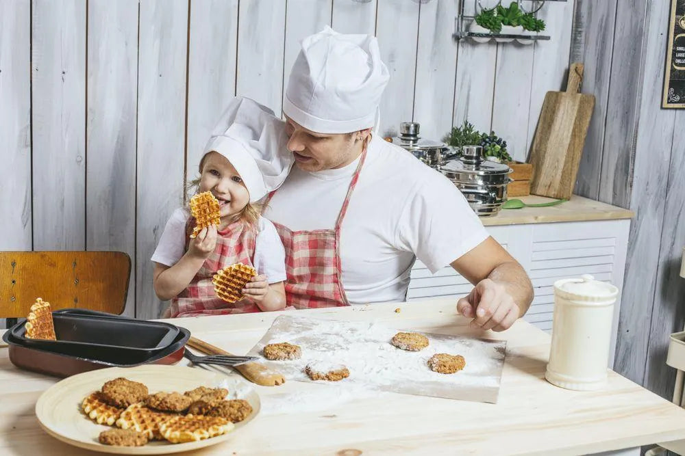 Cozinhar com crianças: saiba como ensiná-las a arte