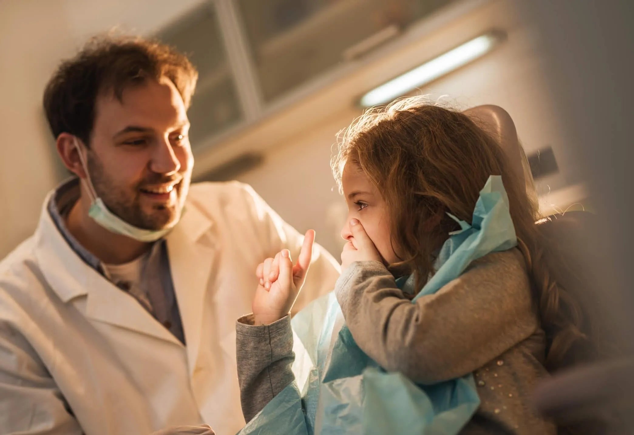 Criança com medo de dentista? Saiba o que fazer para ajudar os pequenos nesse momento